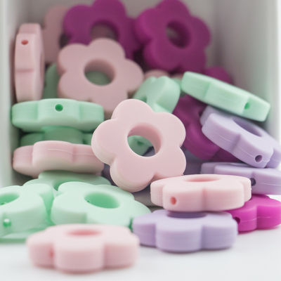 Çiçek Delikleri Silikon Diş Çıkarma Boncuk 4.5 cm DIY Emzik Klip Chew Kolye