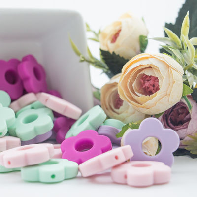 Çiçek Delikleri Silikon Diş Çıkarma Boncuk 4.5 cm DIY Emzik Klip Chew Kolye