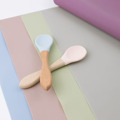 BPA Free Kaymaz Çocuklar Silikon Placemat Özelleştirilmiş Logo ile Renkli masa mat sümen
