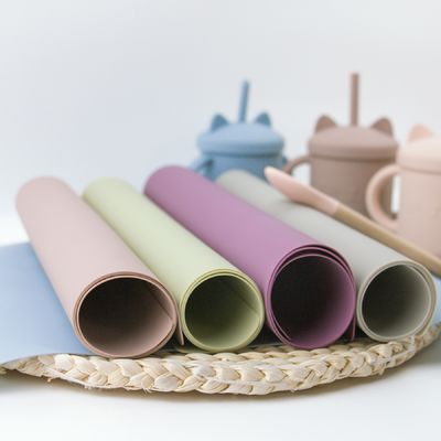 BPA Free Kaymaz Çocuklar Silikon Placemat Özelleştirilmiş Logo ile Renkli masa mat sümen