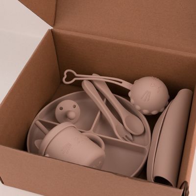 Çocuklar için özel kutu paketi küçük çocuk Silicone Masa Tablosu Takımı Cup Plate Bowl Spoon Fork Bib ile