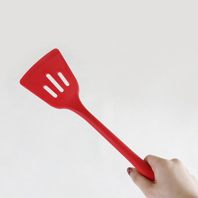Kırmızı Gri Beyaz Renkler Silikon Mutfak Gereçleri Seti Panton Renkli Spatula Sıcak Kanıtı