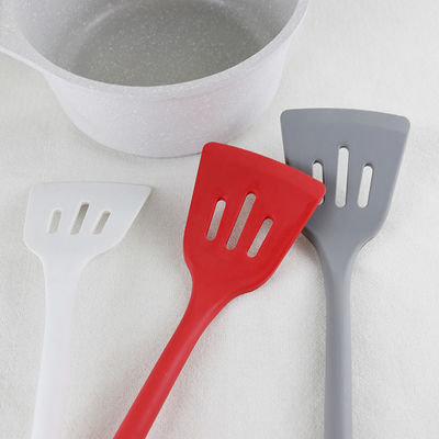 Kırmızı Gri Beyaz Renkler Silikon Mutfak Gereçleri Seti Panton Renkli Spatula Sıcak Kanıtı