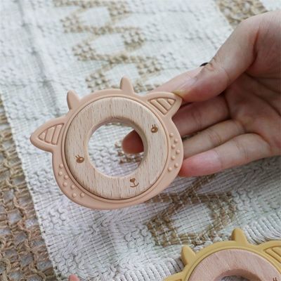 Yapıştırılabilir Dişleme Ahşap Yüzük Hayvan Deseni ile Çok Fonksiyonlu Silikon Bebek Dişleri