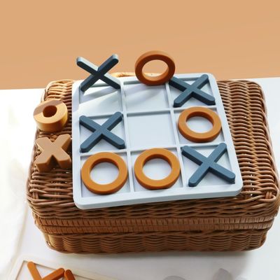 MOQ 50 Set Silikon XO Tic Tac Toe Bulmaca Özelleştirilebilir Logo Renkleri BPA Ücretsiz CE Sertifikası Silikon Oyuncaklar