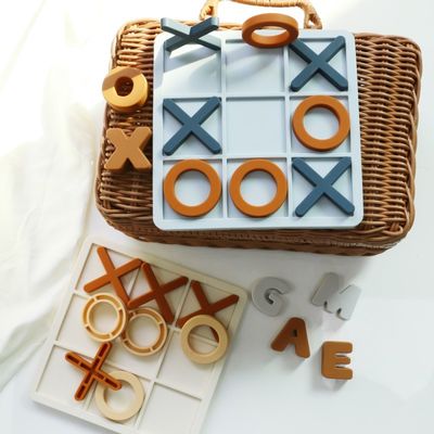 MOQ 50 Set Silikon XO Tic Tac Toe Bulmaca Özelleştirilebilir Logo Renkleri BPA Ücretsiz CE Sertifikası Silikon Oyuncaklar