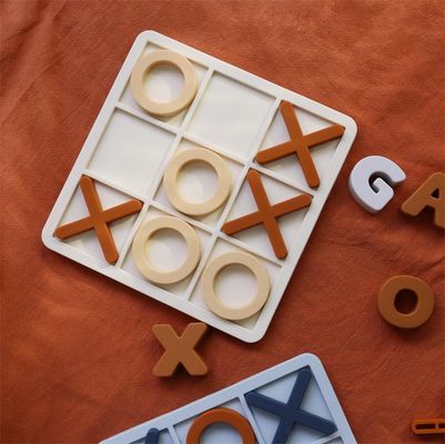 MOQ 50 Set Silikon XO Tic Tac Toe Bulmaca Özelleştirilebilir Logo Renkleri BPA Ücretsiz CE Sertifikası Silikon Oyuncaklar