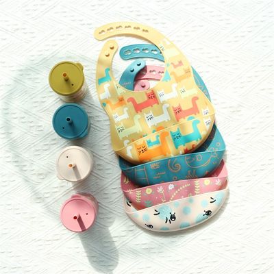 OEM Temizlenmesi Kolay Silikon Bebek Bib 0-4 Yıllık Bebek Besleme Yazdırma Silikon Bib Cup