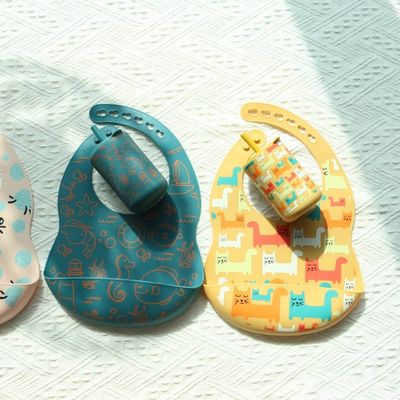 OEM Temizlenmesi Kolay Silikon Bebek Bib 0-4 Yıllık Bebek Besleme Yazdırma Silikon Bib Cup